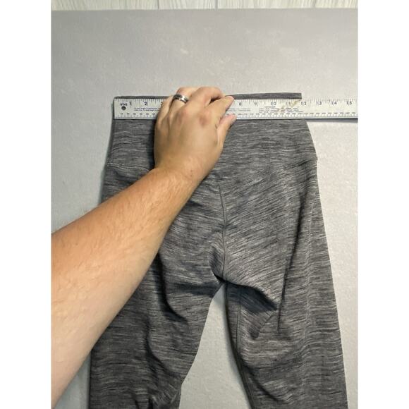 Three Lululemon Size 6 Women's Leggings Lot of 3 - Picture 15 of 16